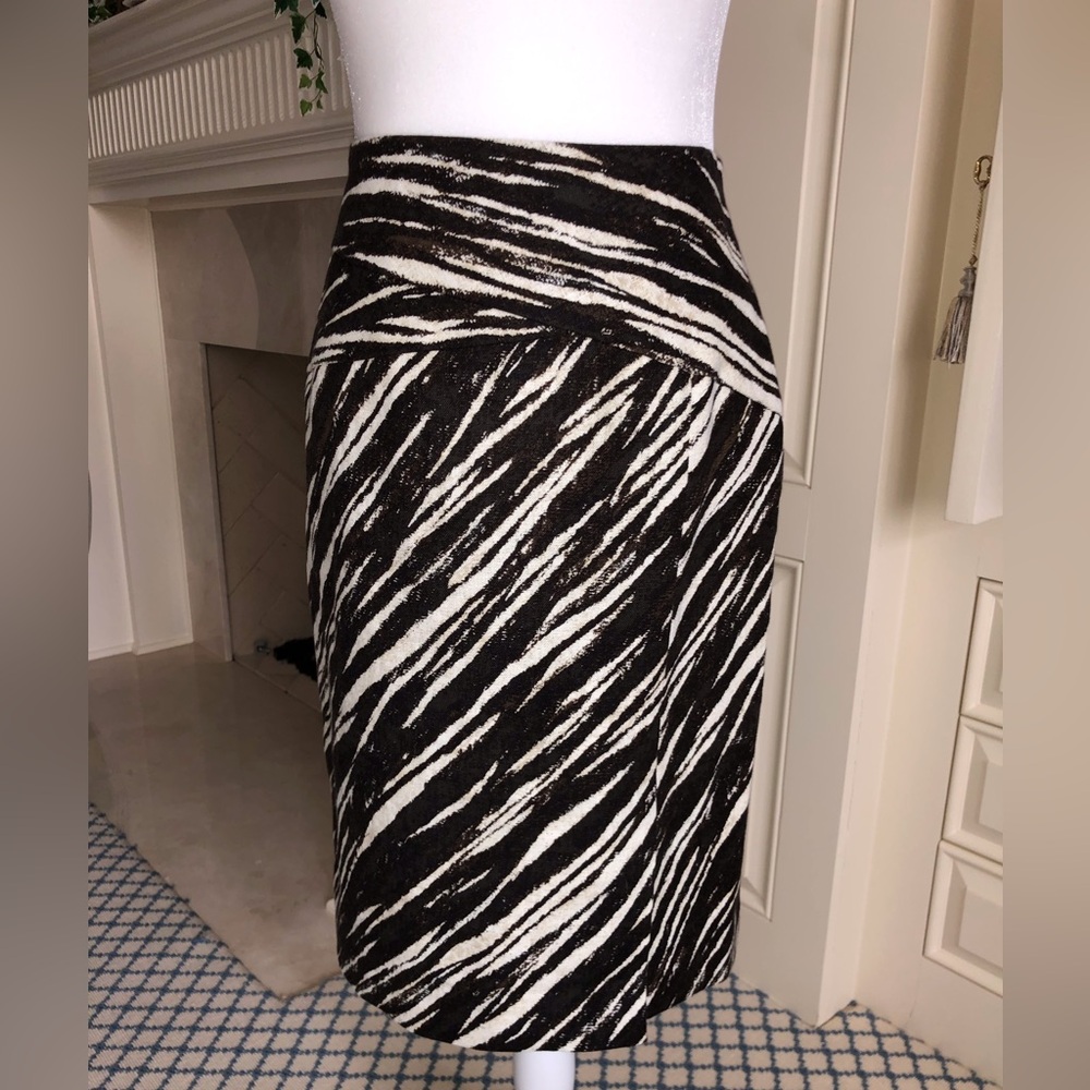 NWT Worth Chocolate Chip and Eggshell Linen Pencil Skirt Size 4